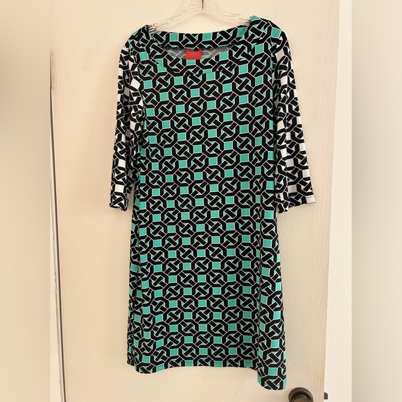 Two geometric dresses - Picture 4 of 5